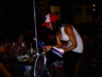 Reparto en mano nocturno Reparto en mano nocturno